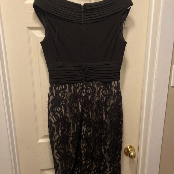 Le chateau lace fitted dress size 10 - Picture 5 of 5